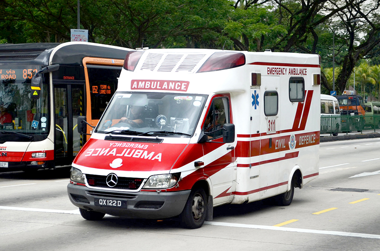 Give way to emergency vehicles Dubai Standard